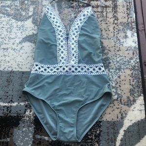 One piece Bathing suit